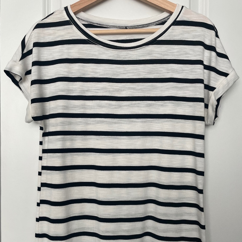 Oversized black and white top